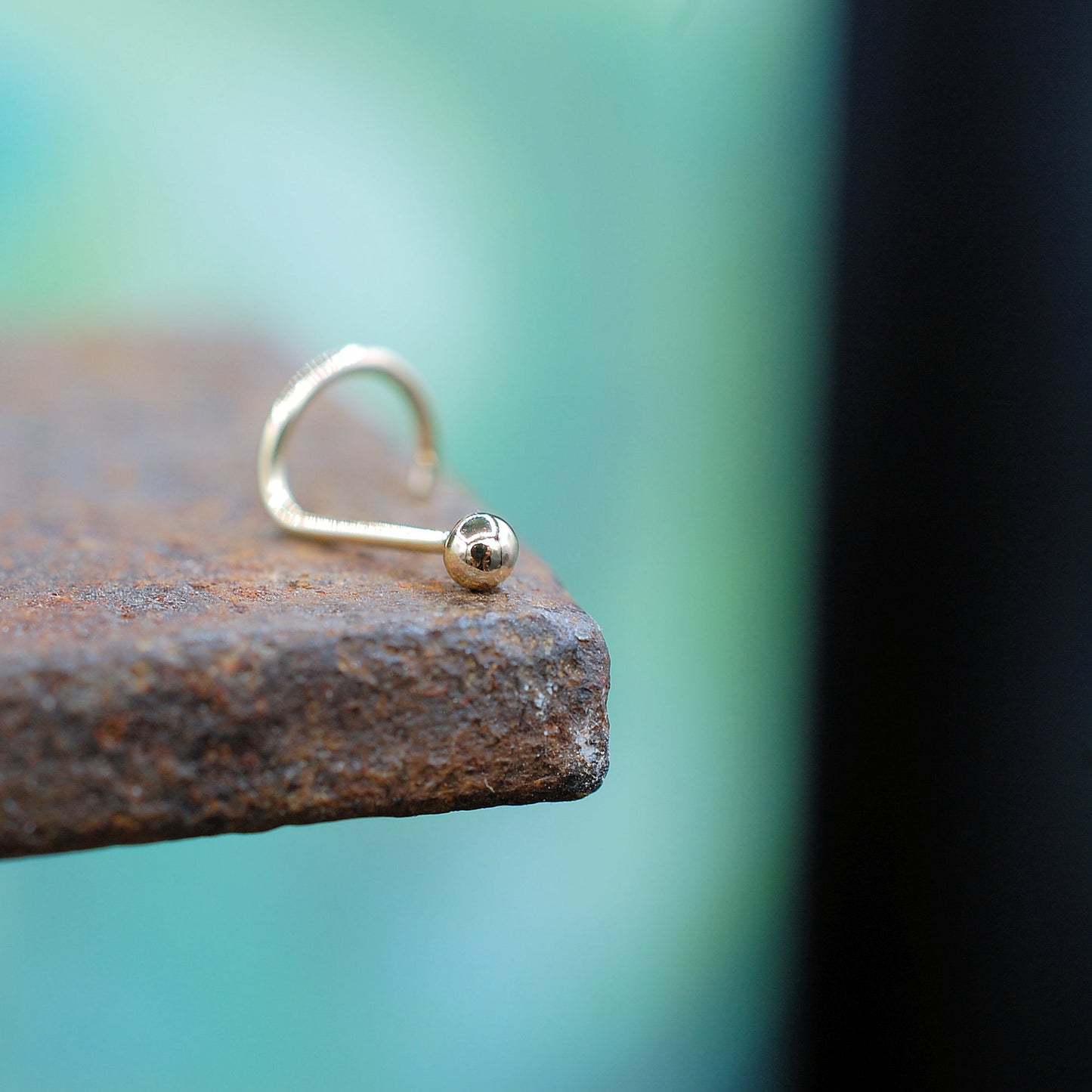 small gold bud nose stud