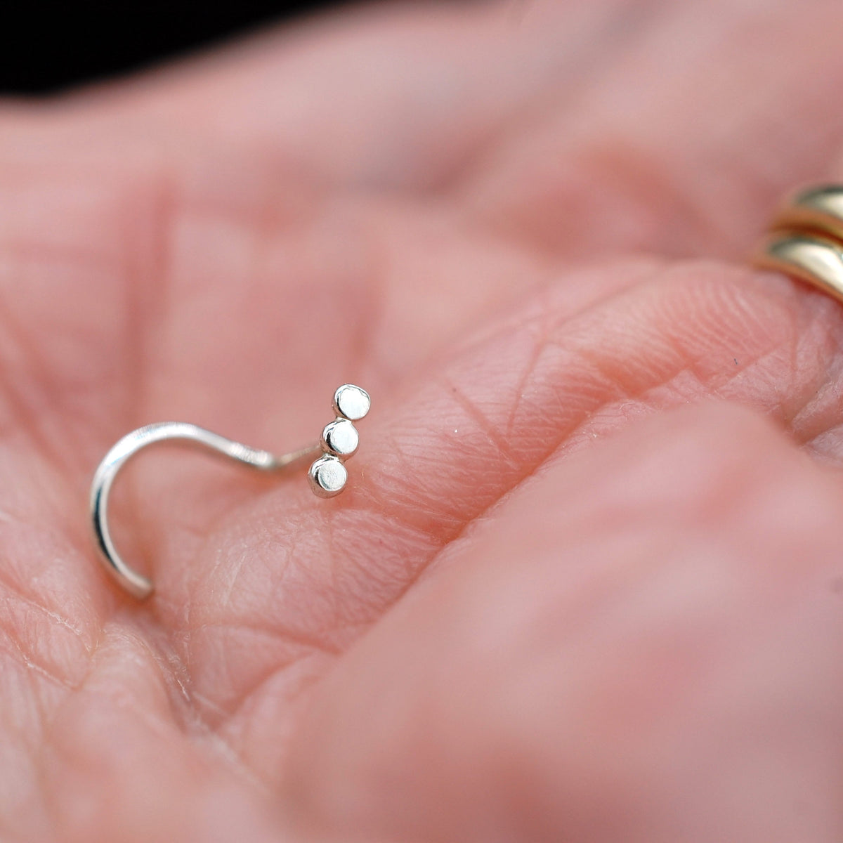 silver minimal nose stud