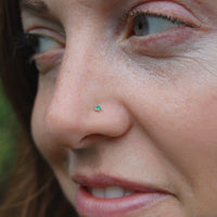 emerald nose stud