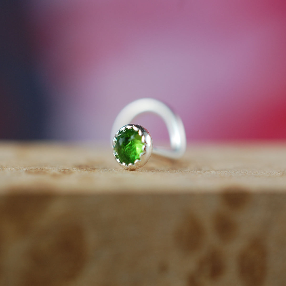 Chrome Diopside Silver Nose Stud /Serrated Bezel