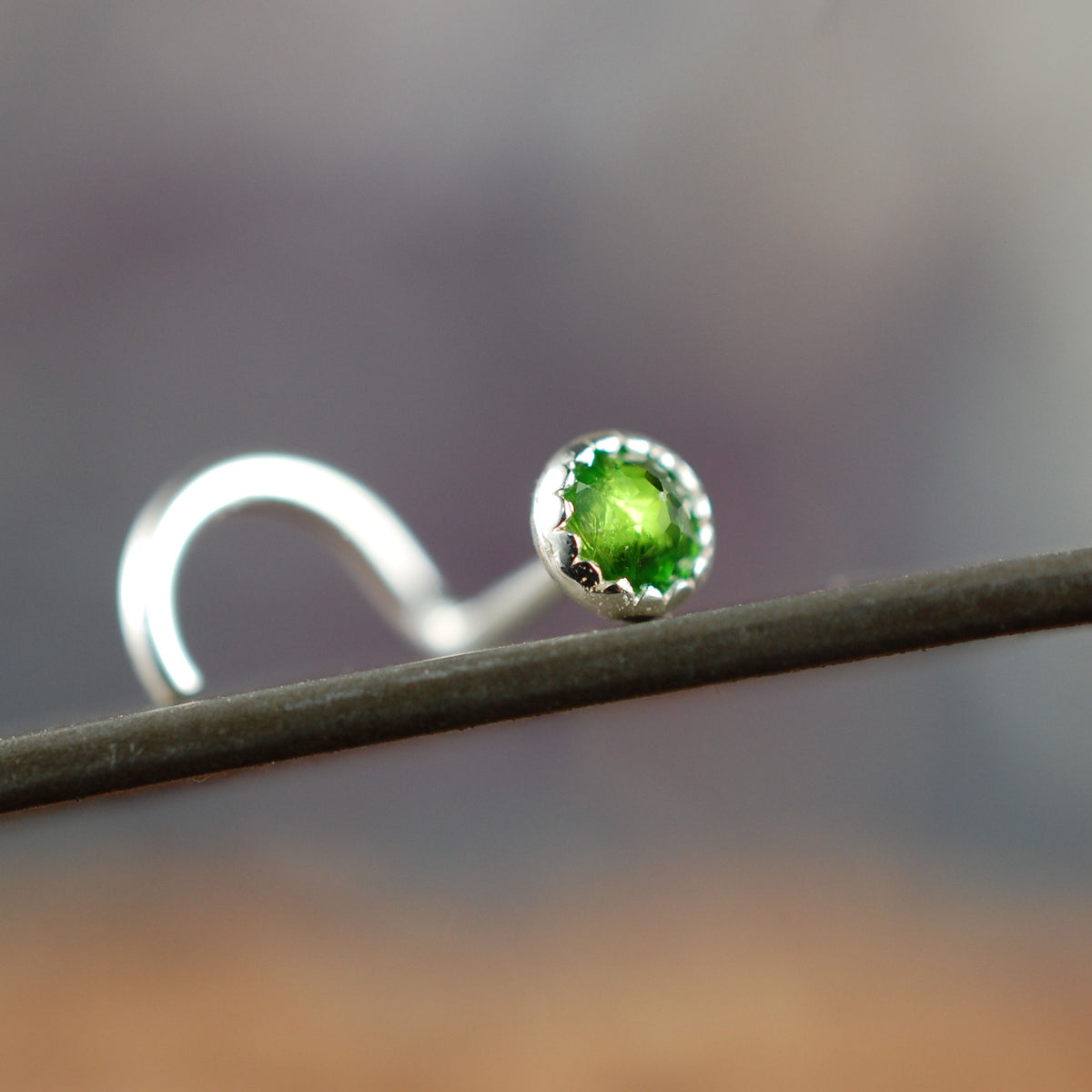 Chrome Diopside Silver Nose Stud /Serrated Bezel