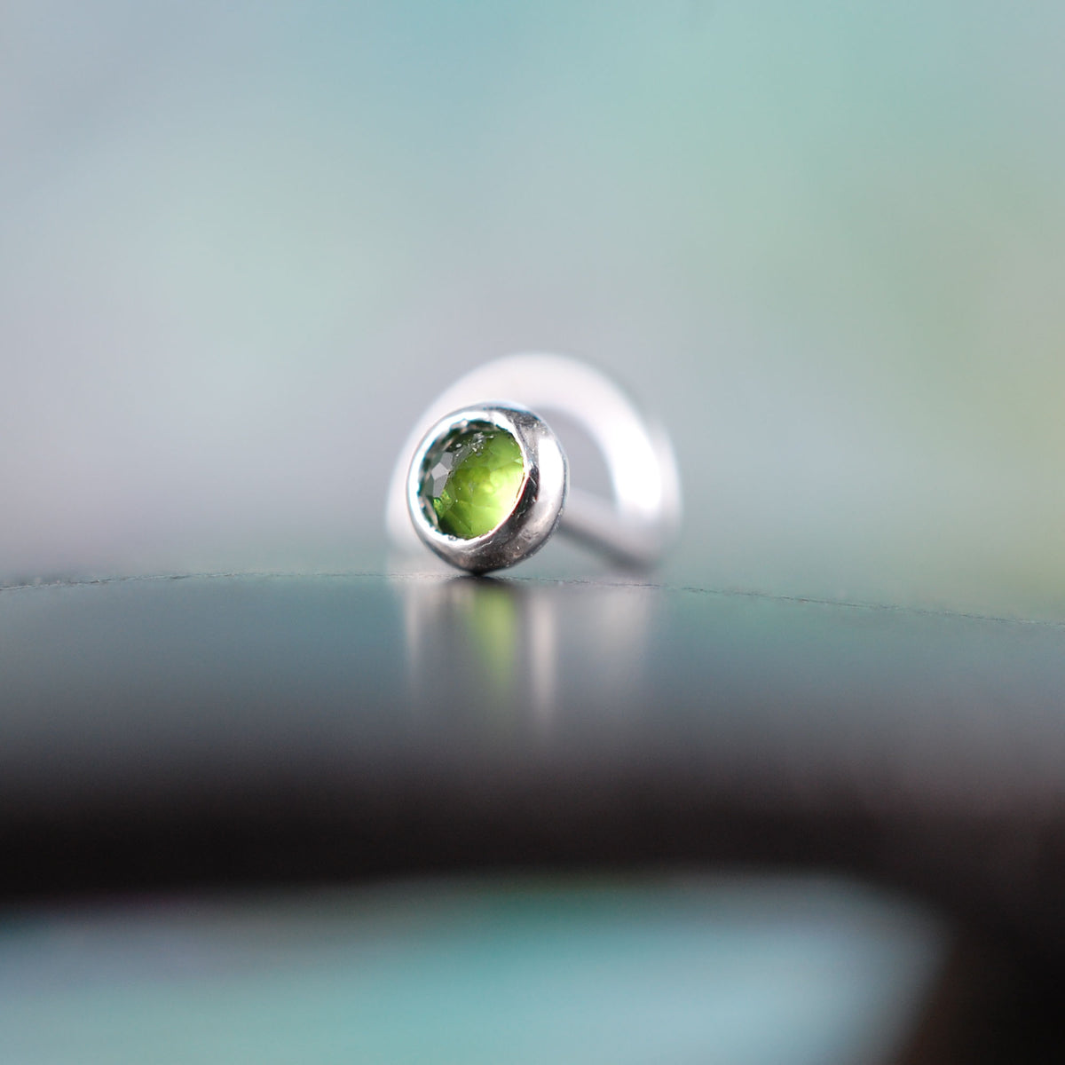 Chrome Diopside Silver Nose Stud /Straight Bezel