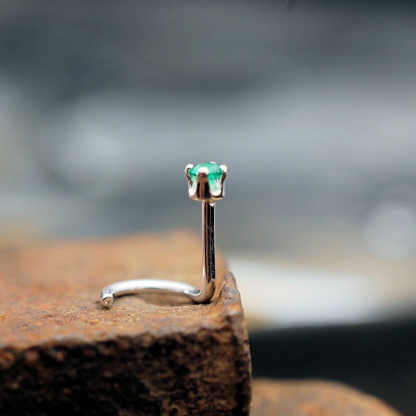 2mm emerald nose bone