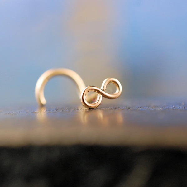 dainty gold nose stud