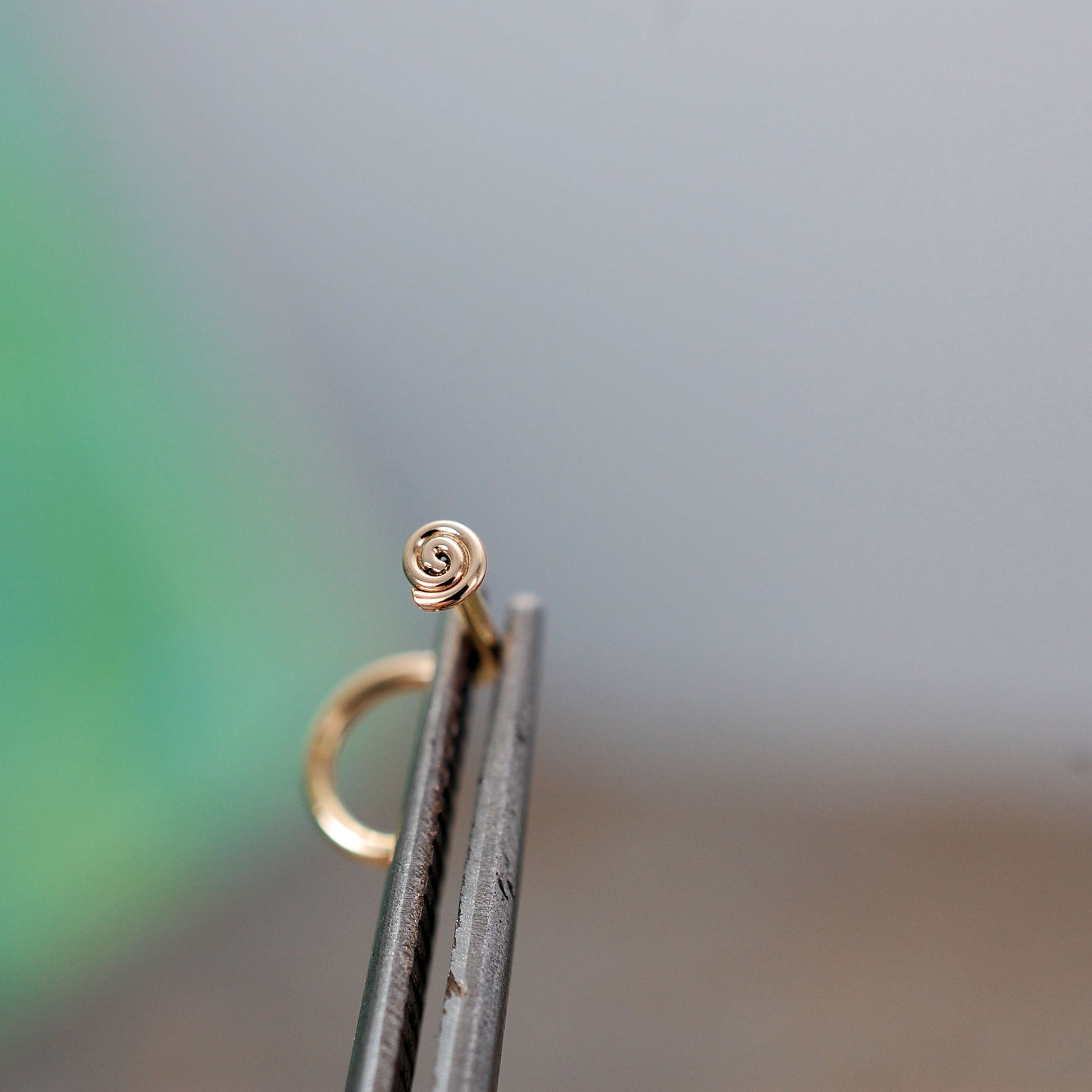 small flush nose stud