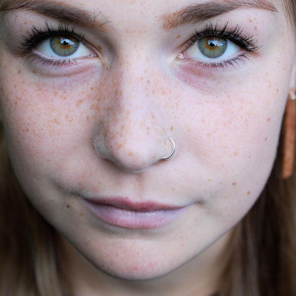 Freckle discount nose retainer