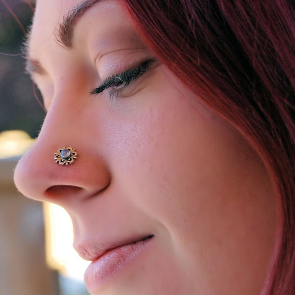 Big nose stud diamond on sale