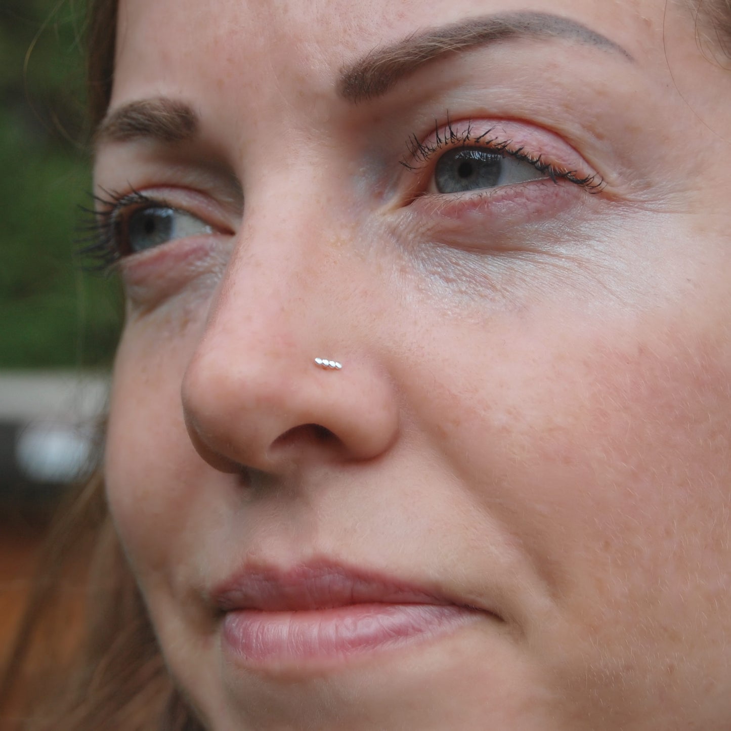silver bar nose stud