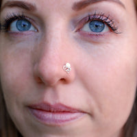 nickel-free sterling silver nose stud with pearl
