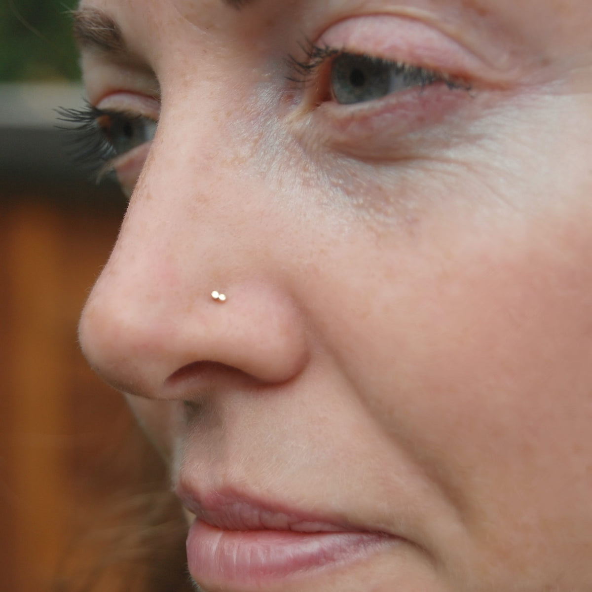 gold dot nose stud