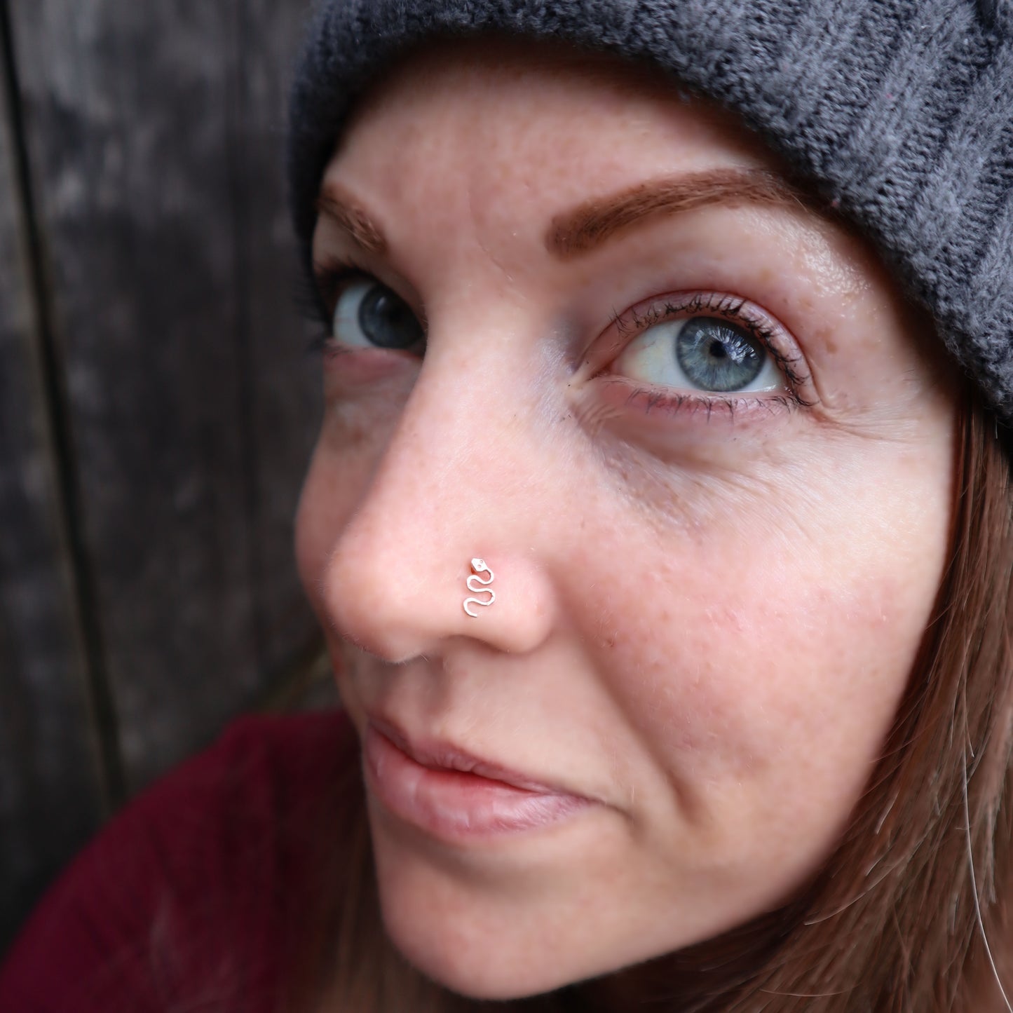 14 karat gold snake nose stud