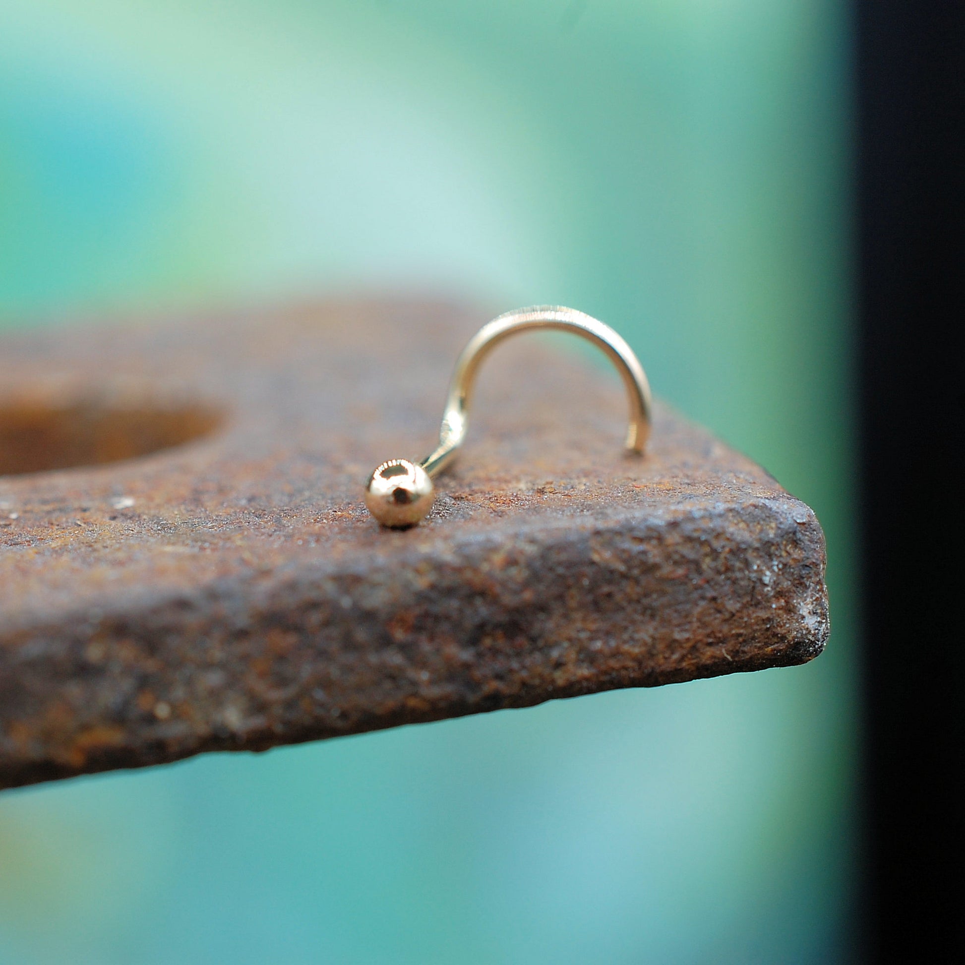 gold bud nose stud