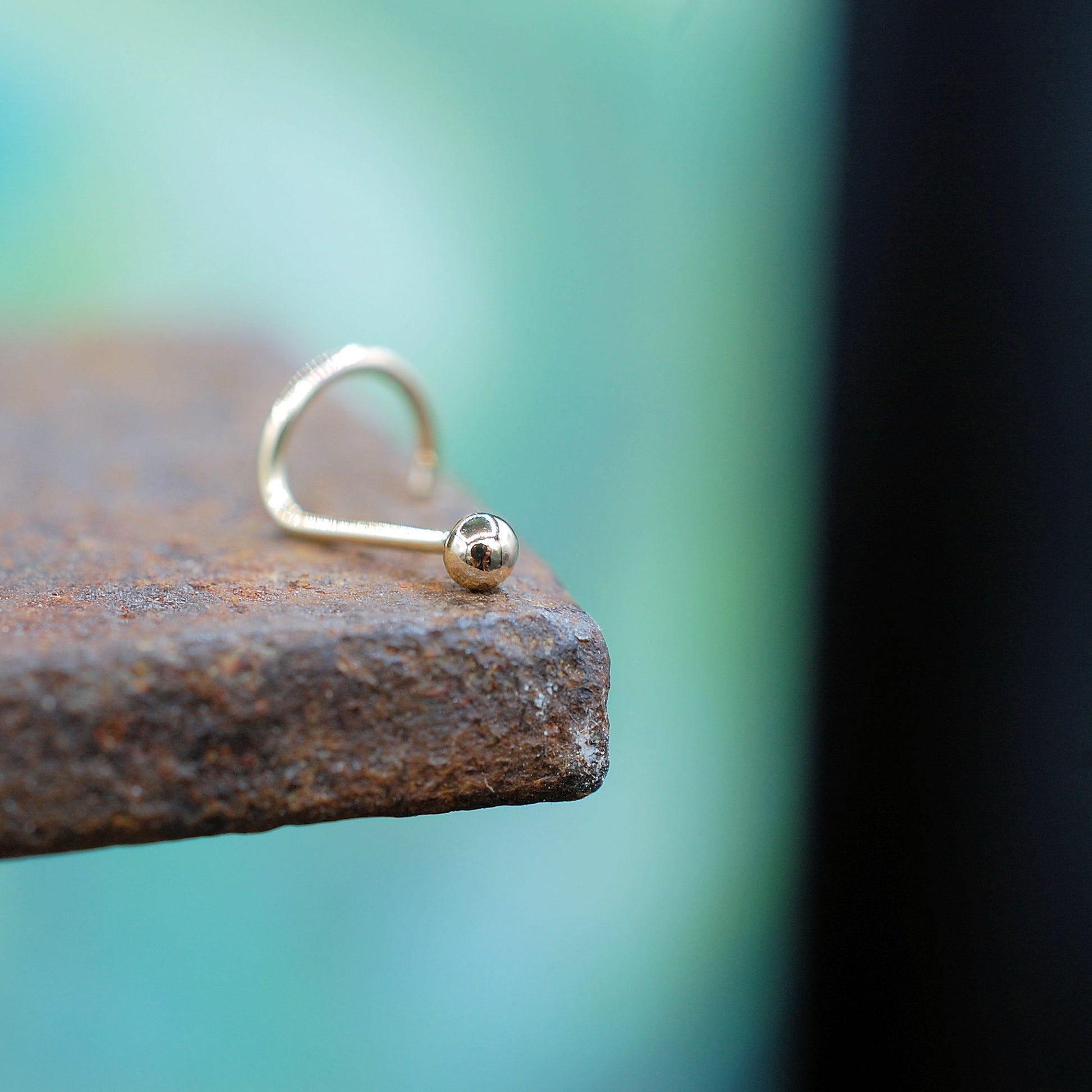small gold bud nose stud