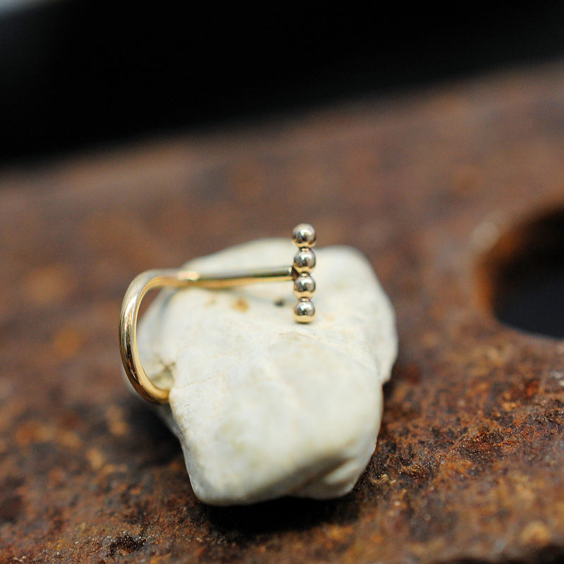 files/Gold_four_dot_stud_2.jpg