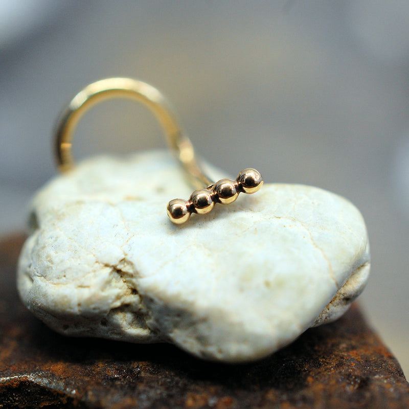 files/Gold_four_dot_stud_4.jpg