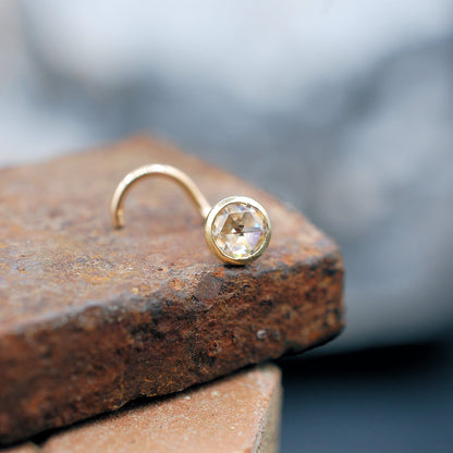 flashy nose stud