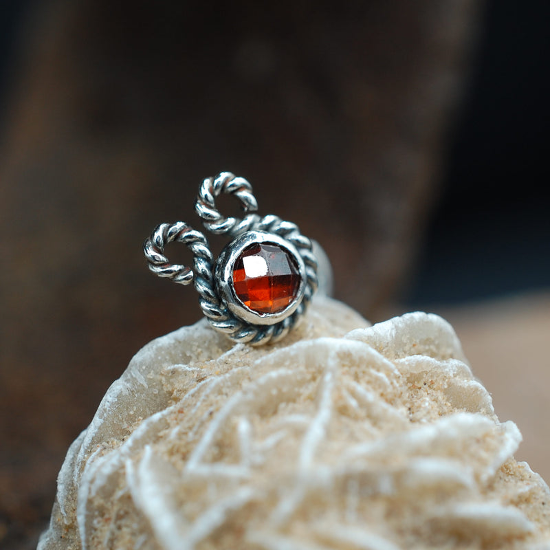 files/Red_rose_cut_4mm_zirconia_twist_3.jpg