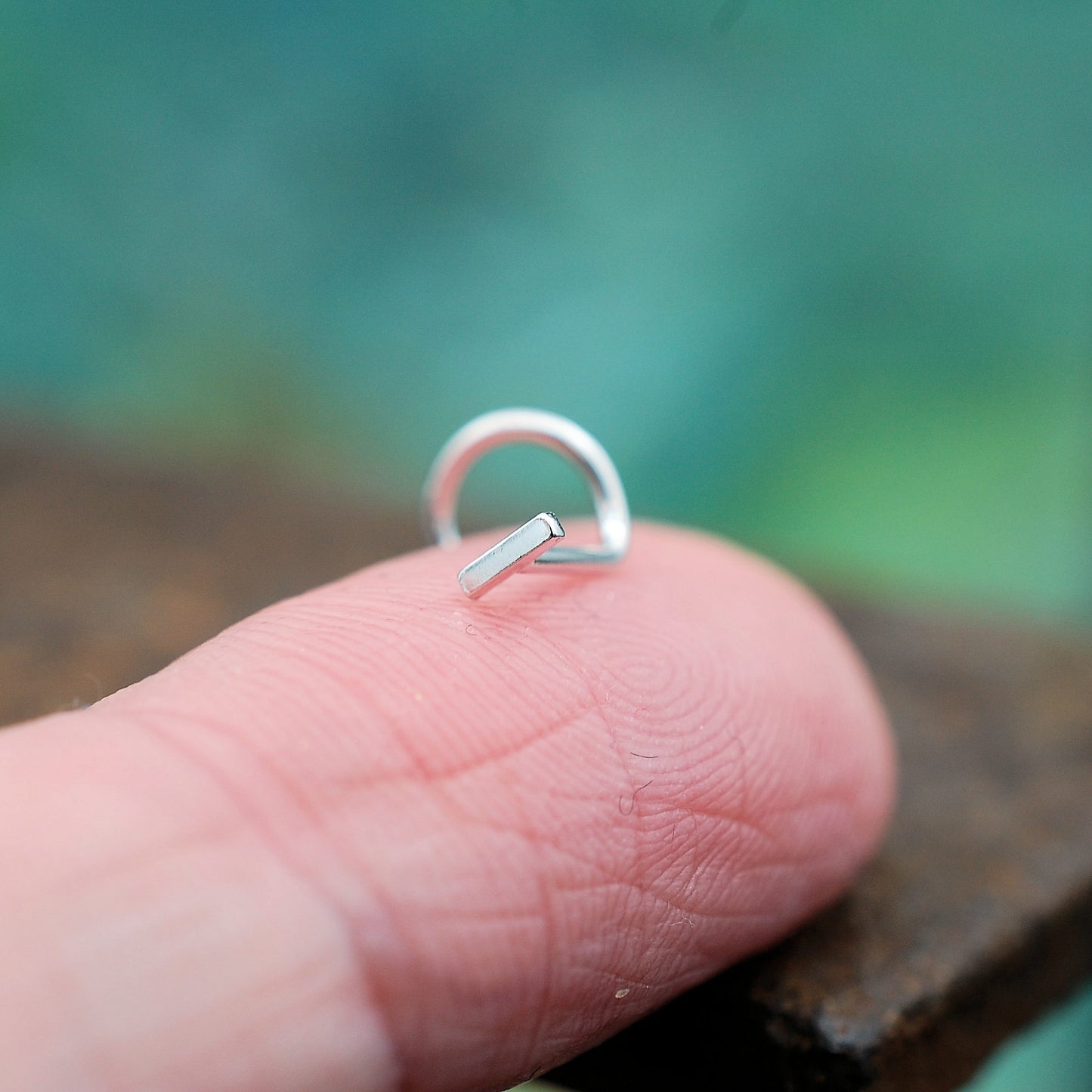 silver straight bar nose stud