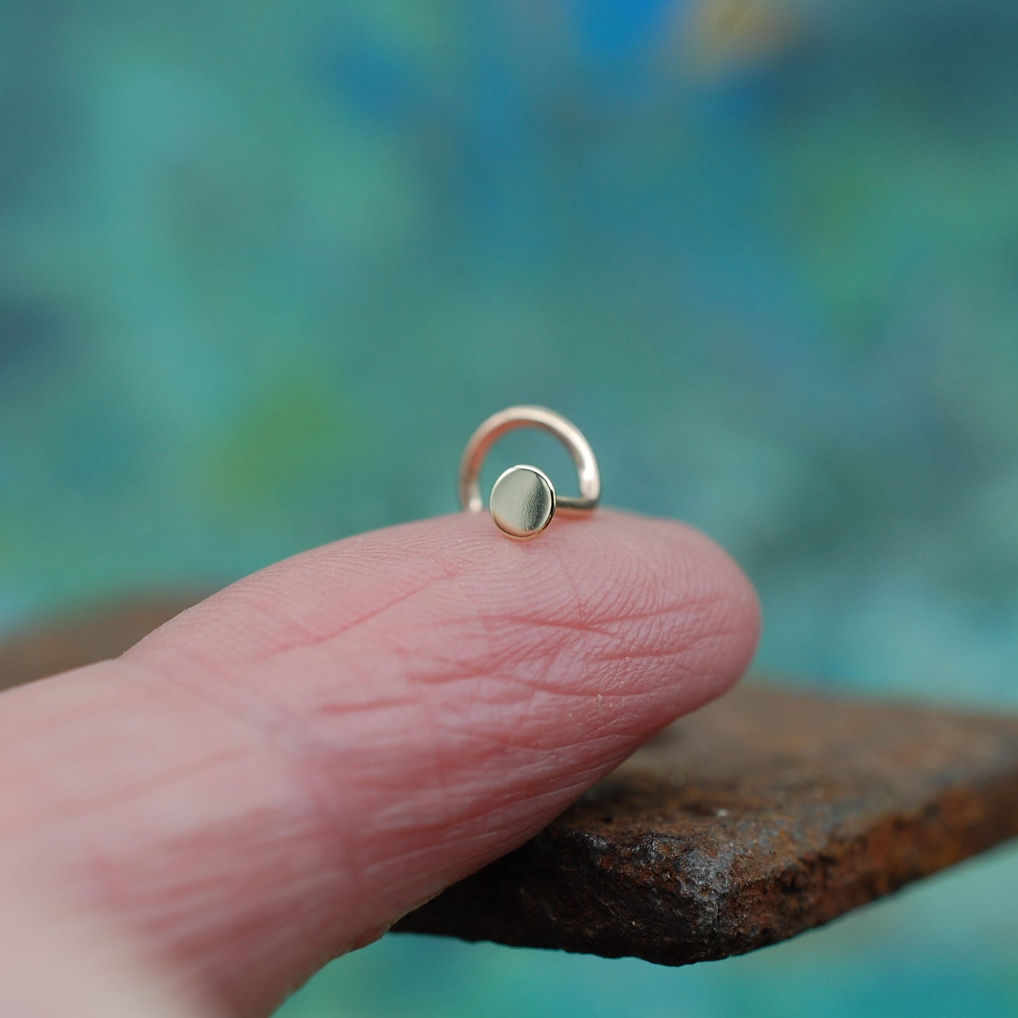 little dot gold nose stud