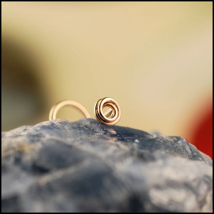 14 karat yellow gold nose stud