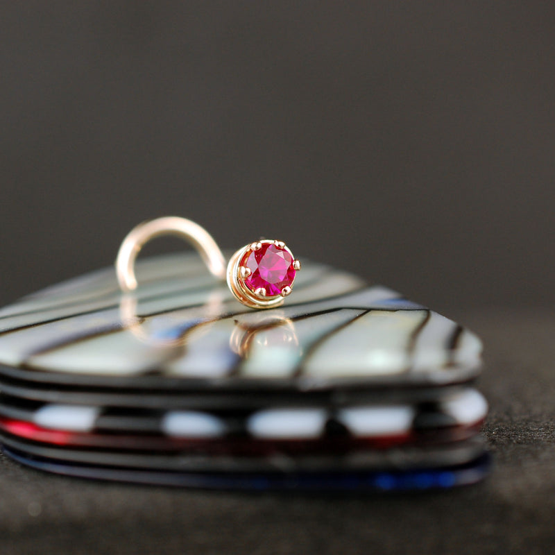 products/ATU_gold_3mm_ruby_1.jpg
