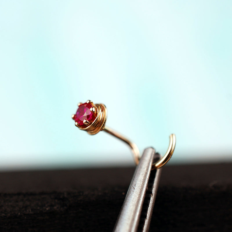 products/ATU_gold_3mm_ruby_3.jpg