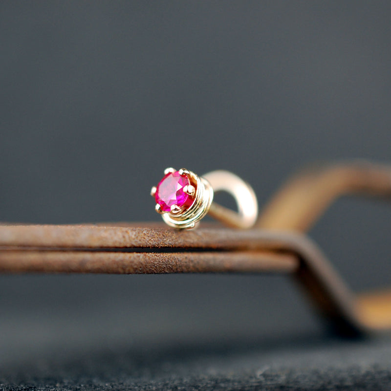 products/ATU_gold_3mm_ruby_4.jpg
