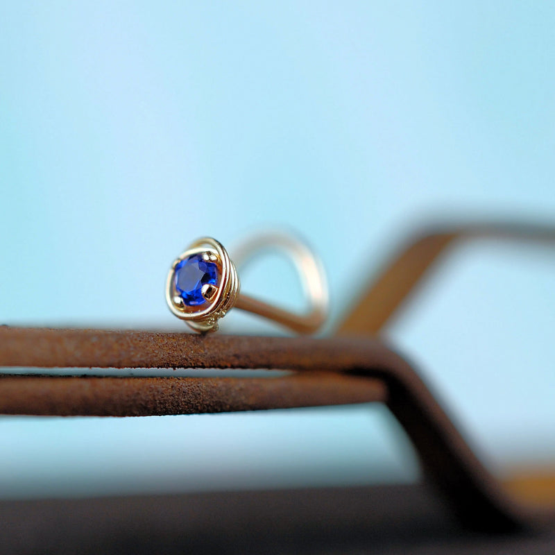 products/ATU_gold_sapphire_2.jpg