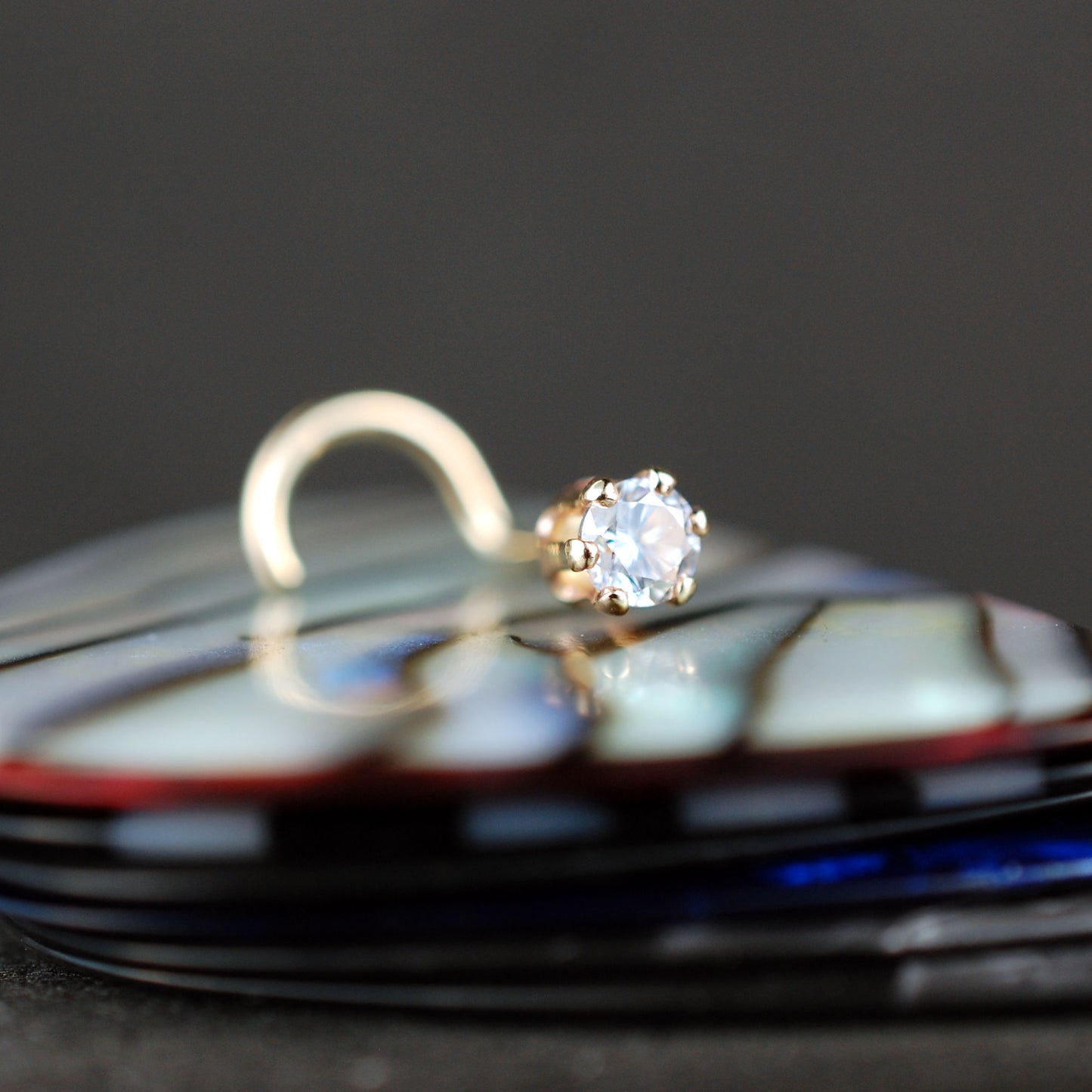 14 karat yellow gold nose stud