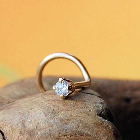 products/Diamond_Style_2mm_nose_stud_on_YGF_2_1ae6510e-e8c9-4d4e-99ca-4bc8077d01f8.jpg