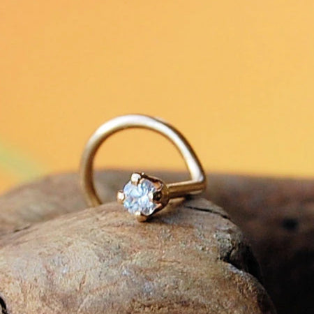 products/Diamond_Style_2mm_nose_stud_on_YGF_2.jpg