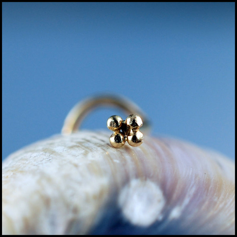 products/Gold_four_dot_stud_4B.jpg