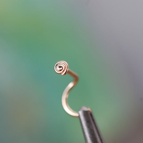 small gold flat nose stud