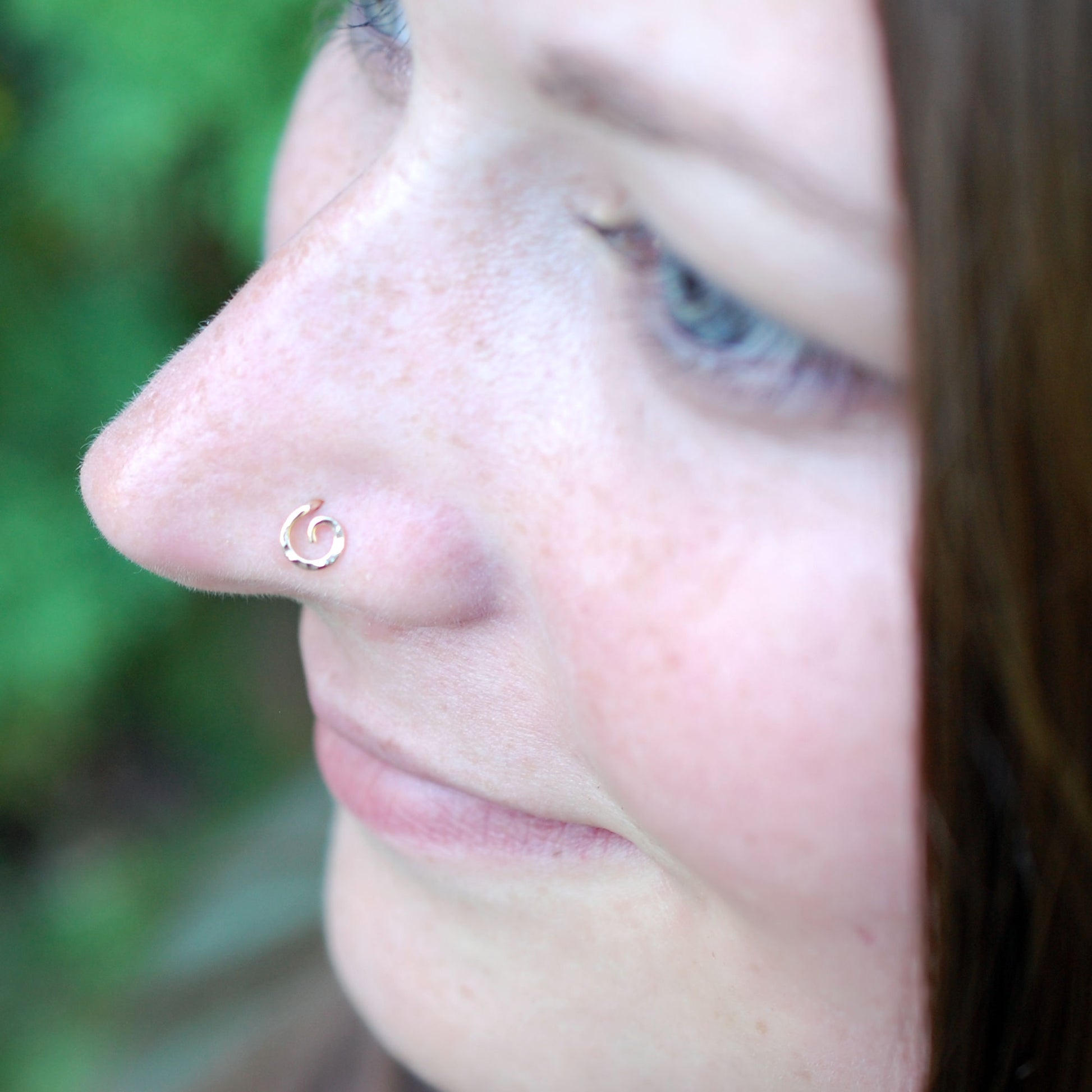 14k yellow gold nose stud