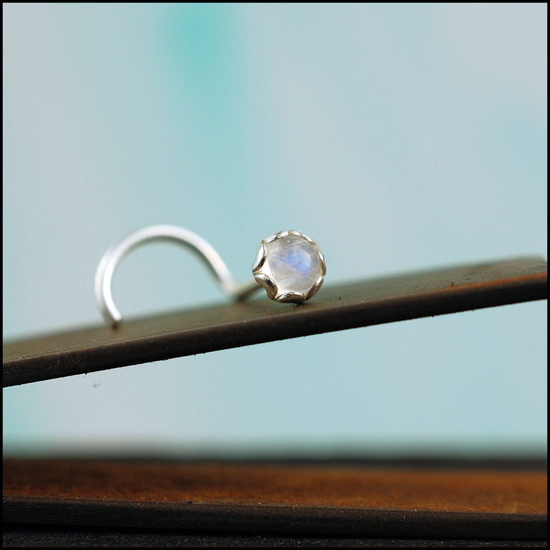 products/Rainbow_Moonstone_in_Filigree_reshoot_2B.jpg