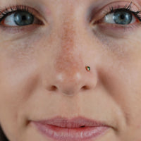 Chrome Diopside Gold Nose Stud
