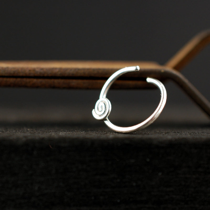 products/silver_septum_tiny_spiral_7_-_OPEN_CLOSE.jpg