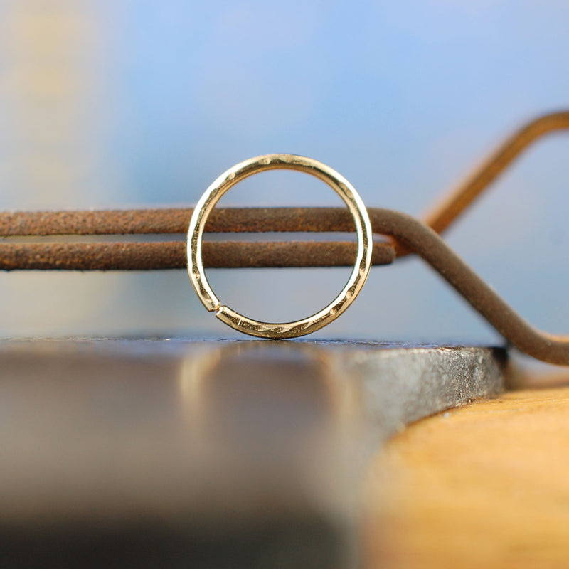 products/textured_YG_endless_ring_3.jpg