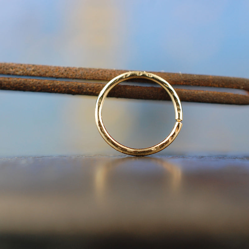 products/textured_YG_endless_ring_4.jpg